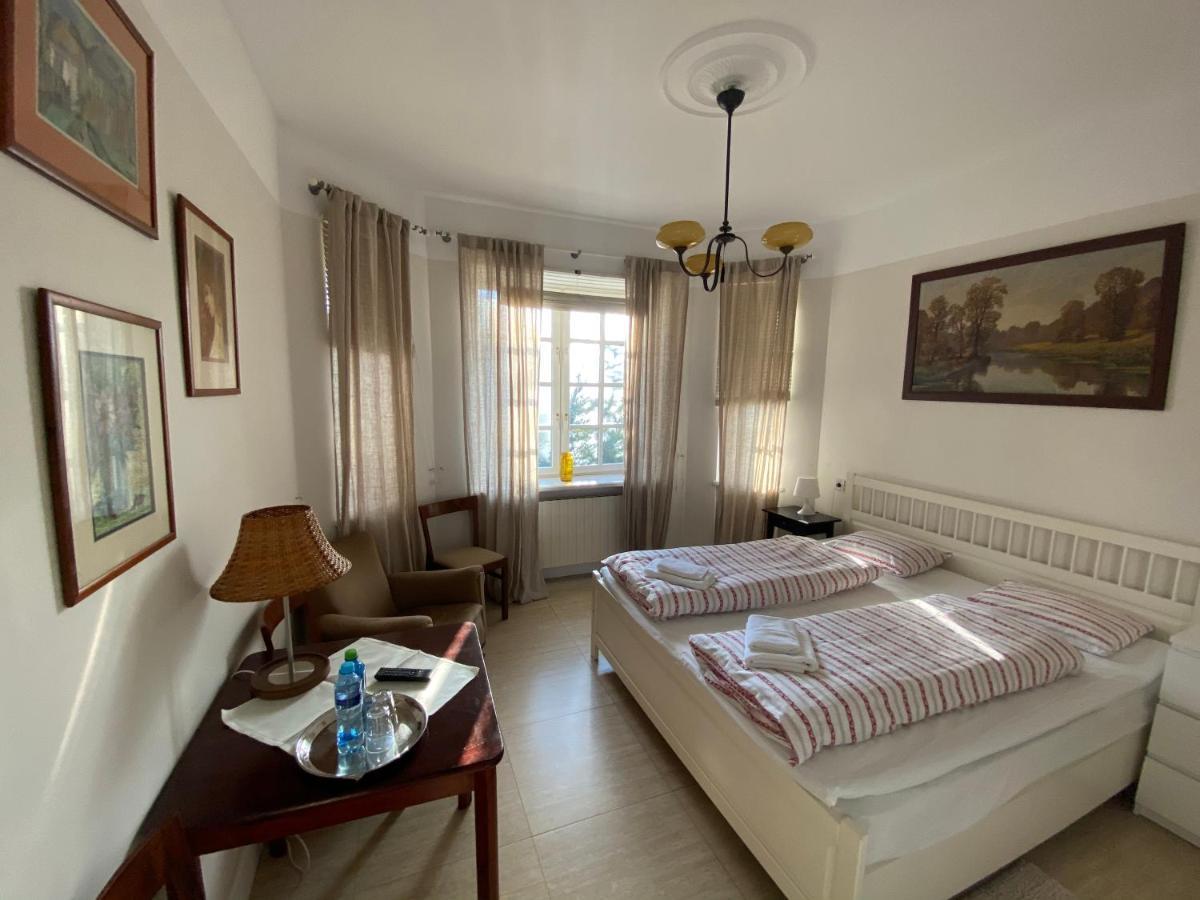 Hotel Krzysin Podkowa Leśna Esterno foto